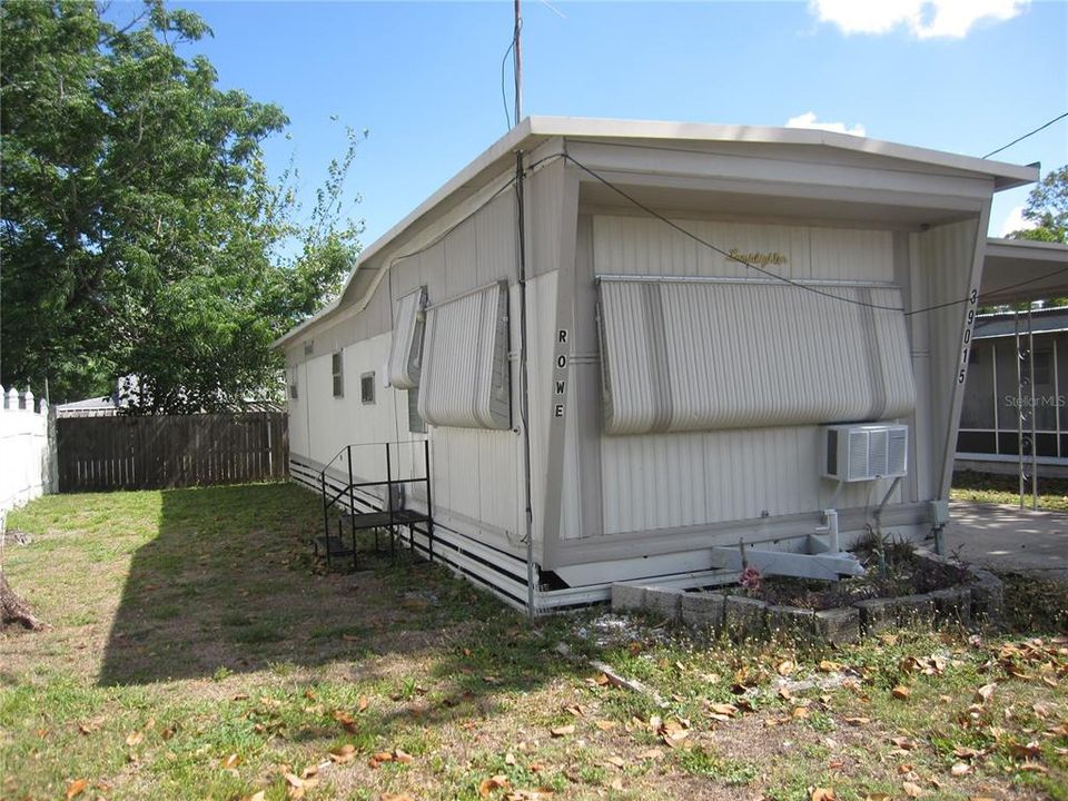 For Sale: $59,000 (2 beds, 1 baths, 552 Square Feet)