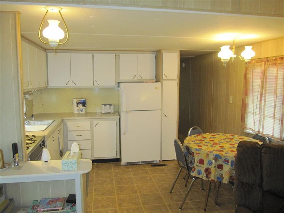 For Sale: $59,000 (2 beds, 1 baths, 552 Square Feet)