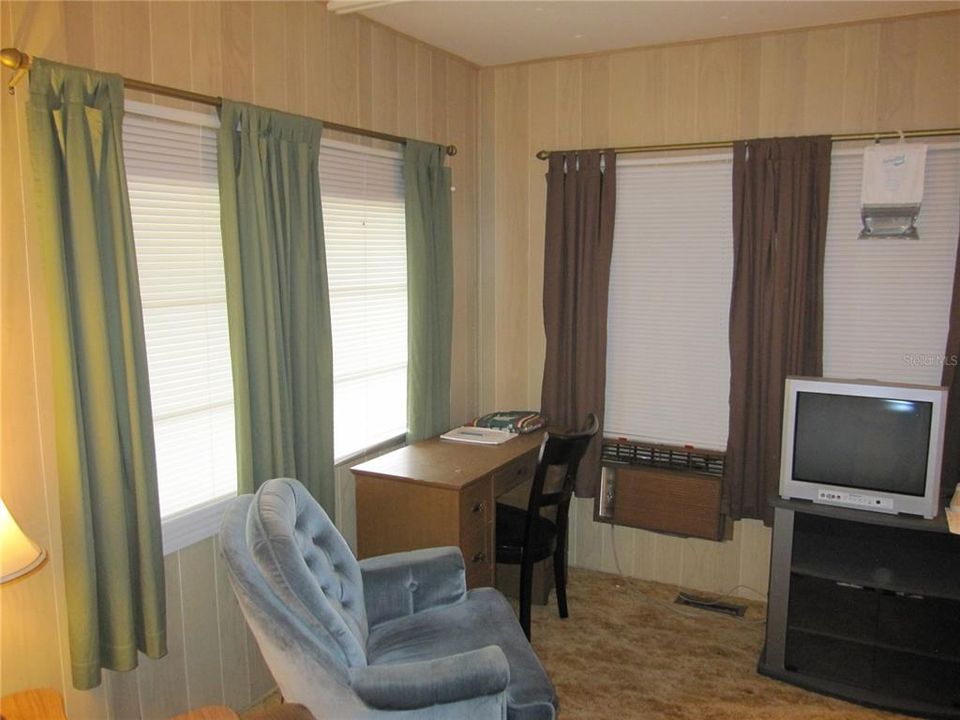 For Sale: $59,000 (2 beds, 1 baths, 552 Square Feet)
