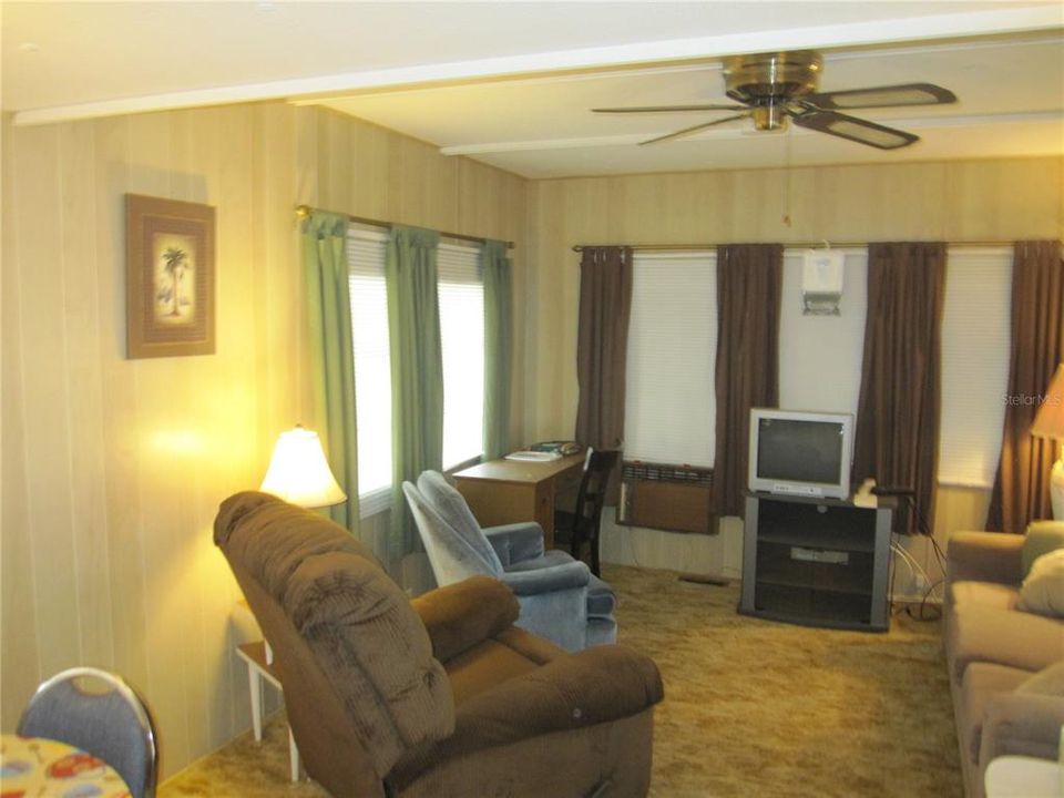For Sale: $59,000 (2 beds, 1 baths, 552 Square Feet)