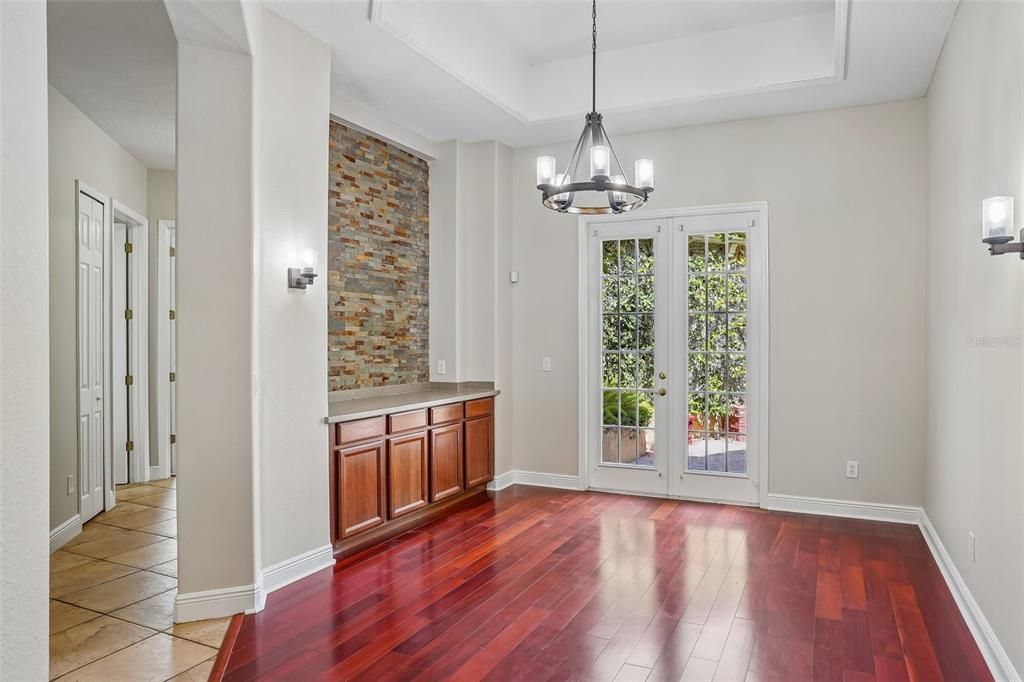 En Venta: $649,900 (4 camas, 3 baños, 2663 Pies cuadrados)