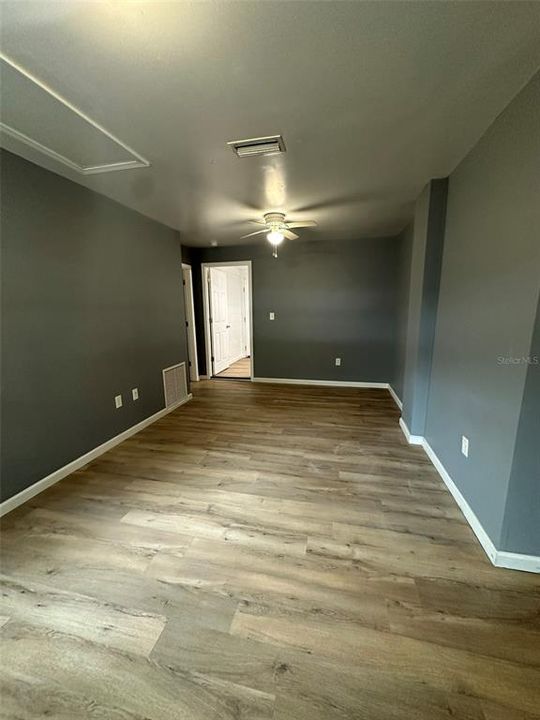 For Rent: $1,565 (3 beds, 1 baths, 1042 Square Feet)