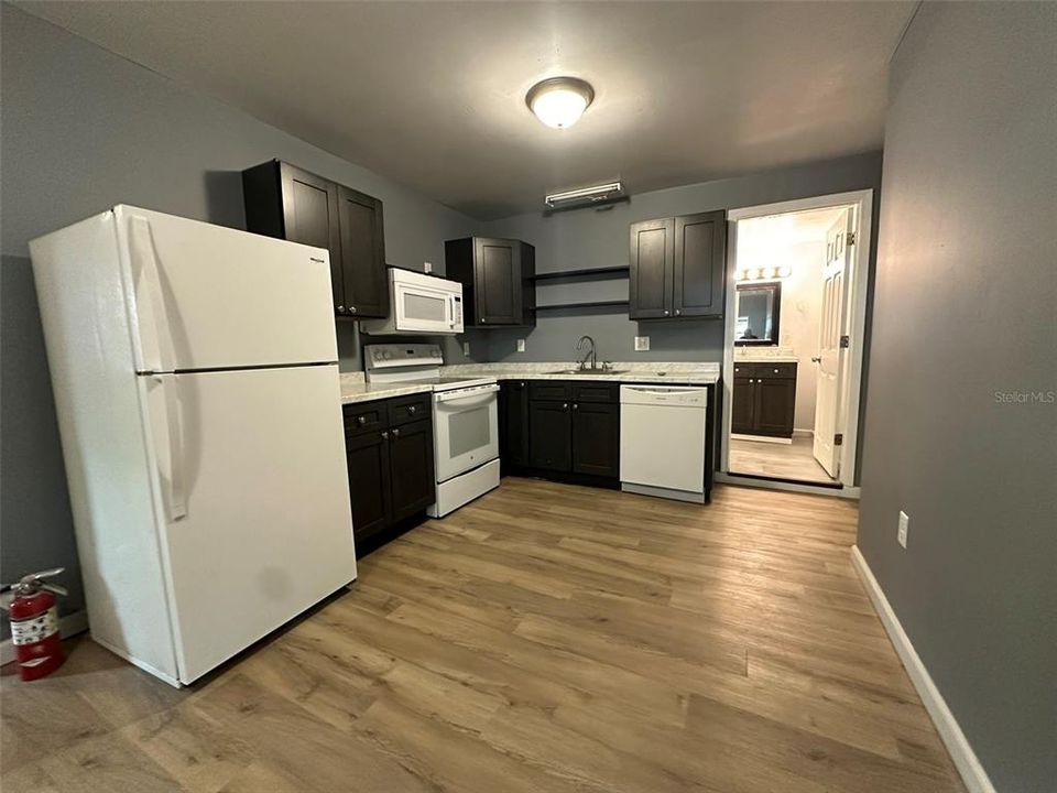 For Rent: $1,565 (3 beds, 1 baths, 1042 Square Feet)