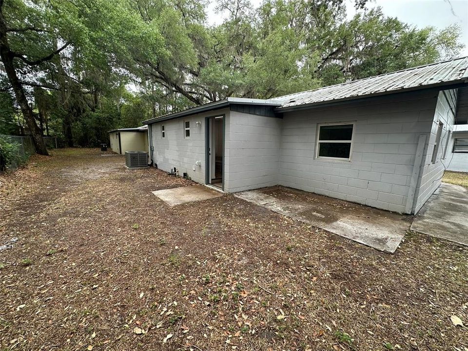 For Rent: $1,565 (3 beds, 1 baths, 1042 Square Feet)