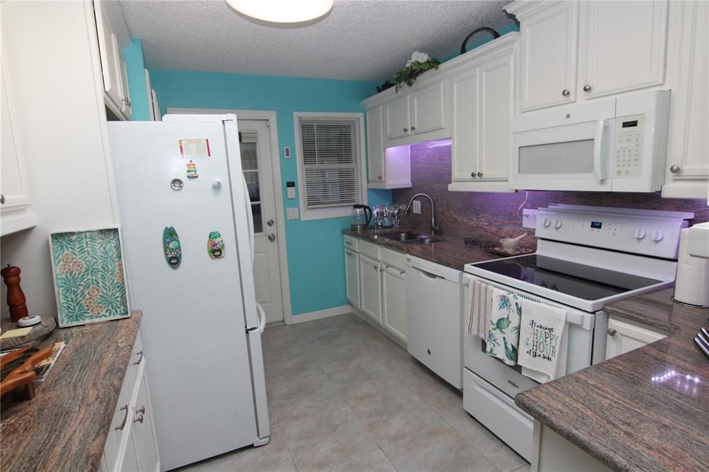 For Rent: $2,400 (2 beds, 2 baths, 1620 Square Feet)