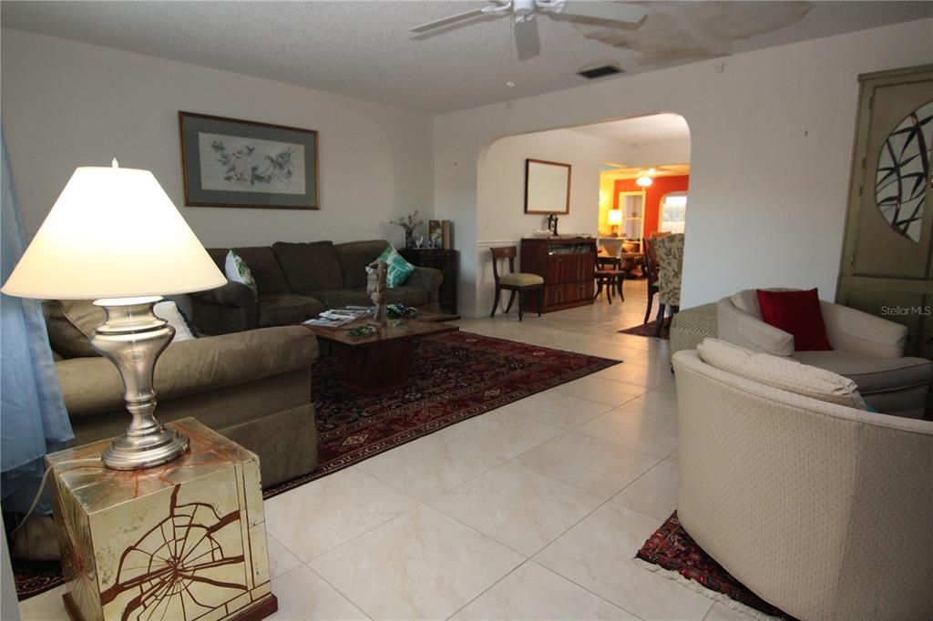 For Rent: $2,400 (2 beds, 2 baths, 1620 Square Feet)