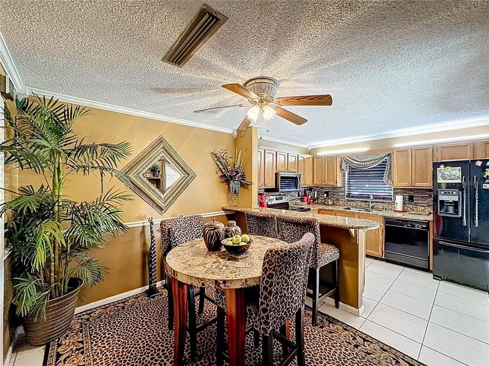 For Sale: $185,000 (2 beds, 1 baths, 1328 Square Feet)