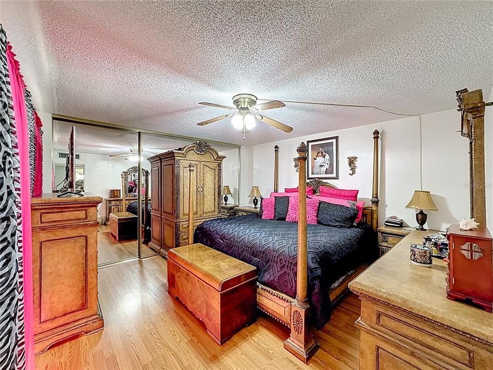 For Sale: $185,000 (2 beds, 1 baths, 1328 Square Feet)