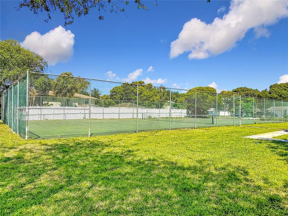 For Sale: $185,000 (2 beds, 1 baths, 1328 Square Feet)