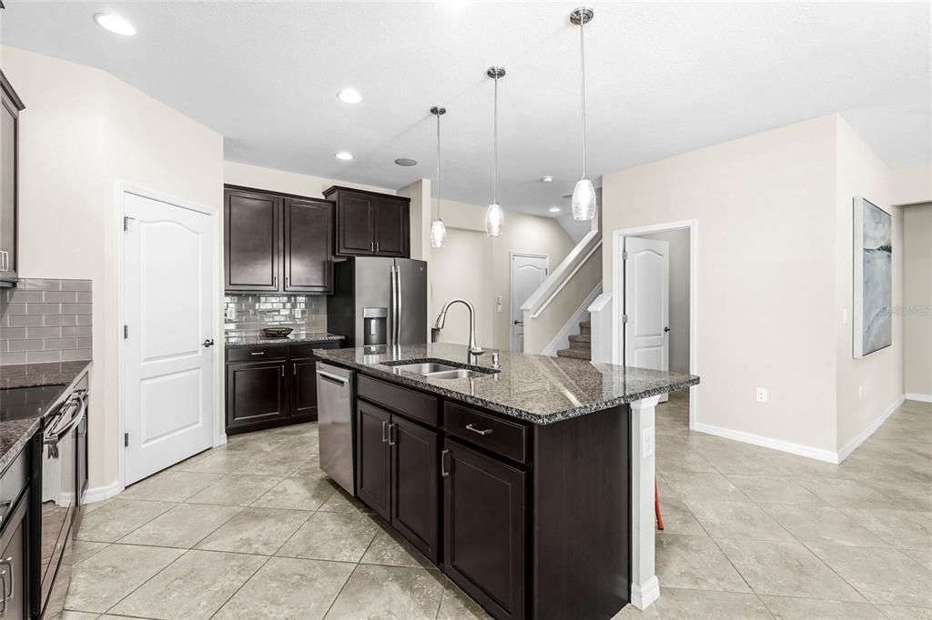 待售: $749,000 (4 贝兹, 3 浴室, 2768 平方英尺)