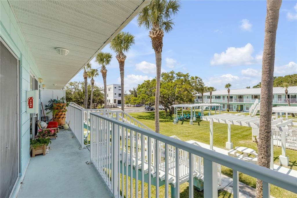 For Sale: $245,000 (1 beds, 1 baths, 600 Square Feet)