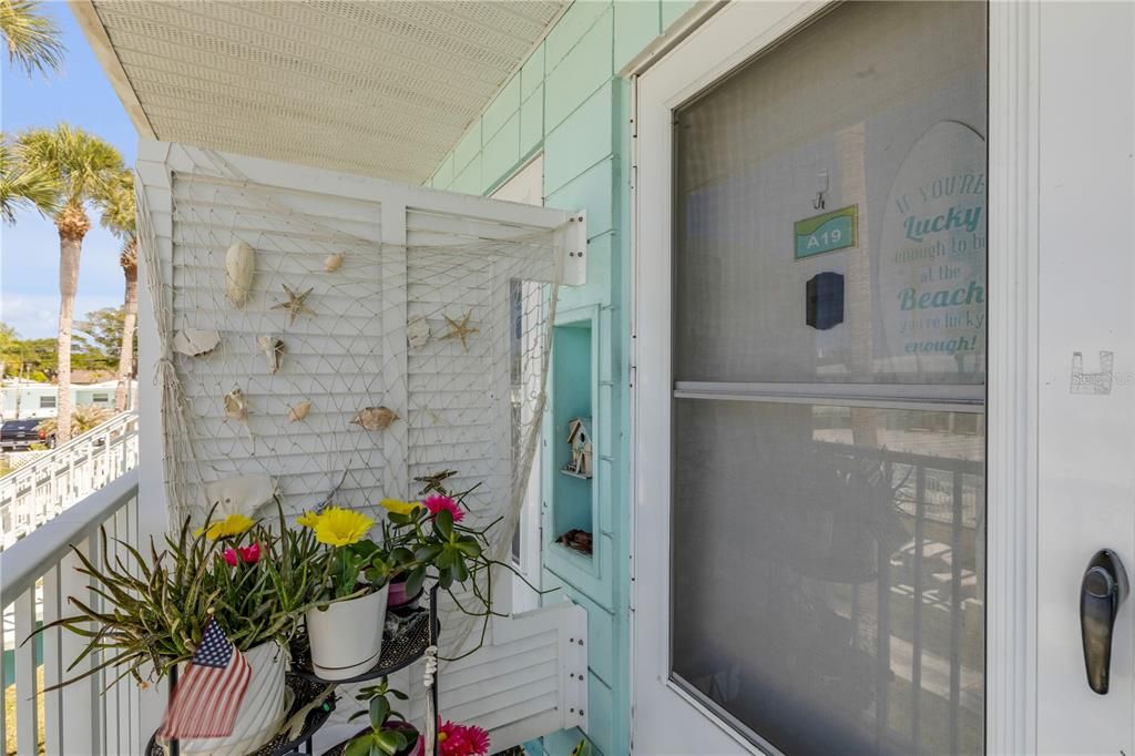 For Sale: $245,000 (1 beds, 1 baths, 600 Square Feet)