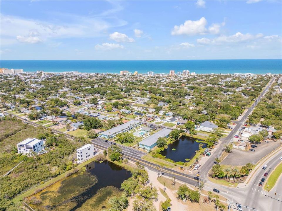 For Sale: $245,000 (1 beds, 1 baths, 600 Square Feet)