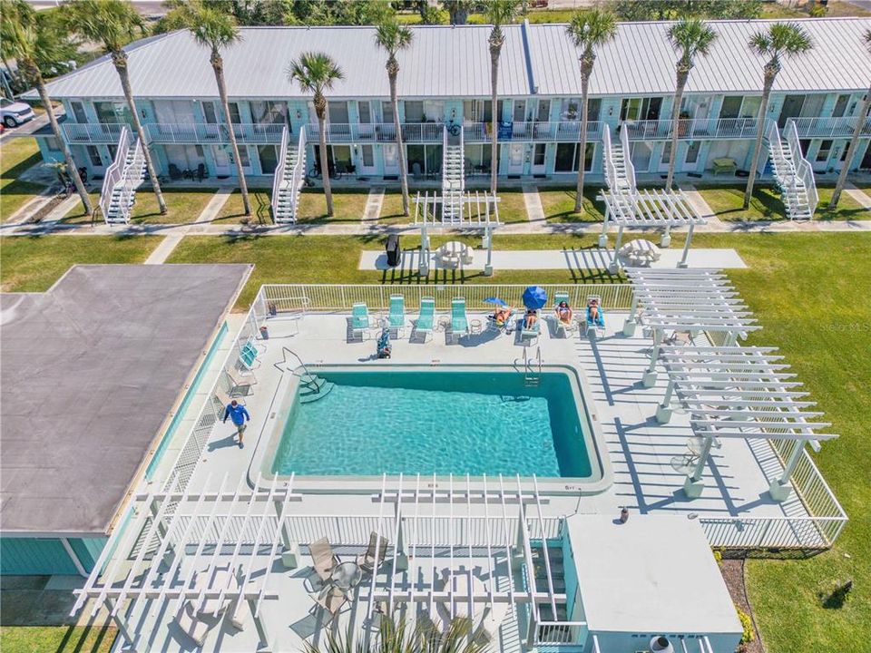 For Sale: $245,000 (1 beds, 1 baths, 600 Square Feet)