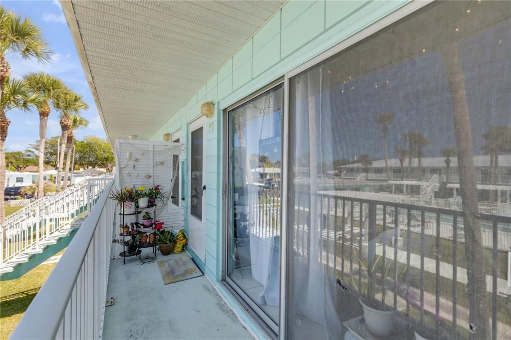 For Sale: $245,000 (1 beds, 1 baths, 600 Square Feet)
