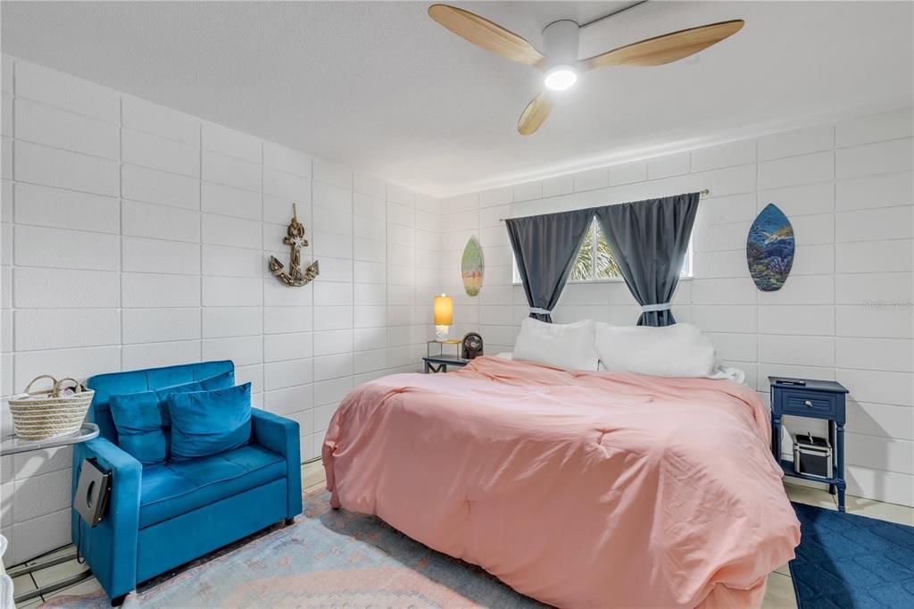 For Sale: $245,000 (1 beds, 1 baths, 600 Square Feet)