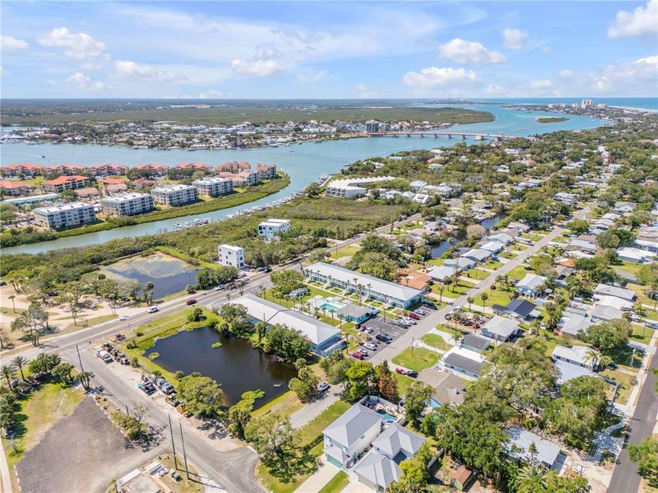 For Sale: $245,000 (1 beds, 1 baths, 600 Square Feet)