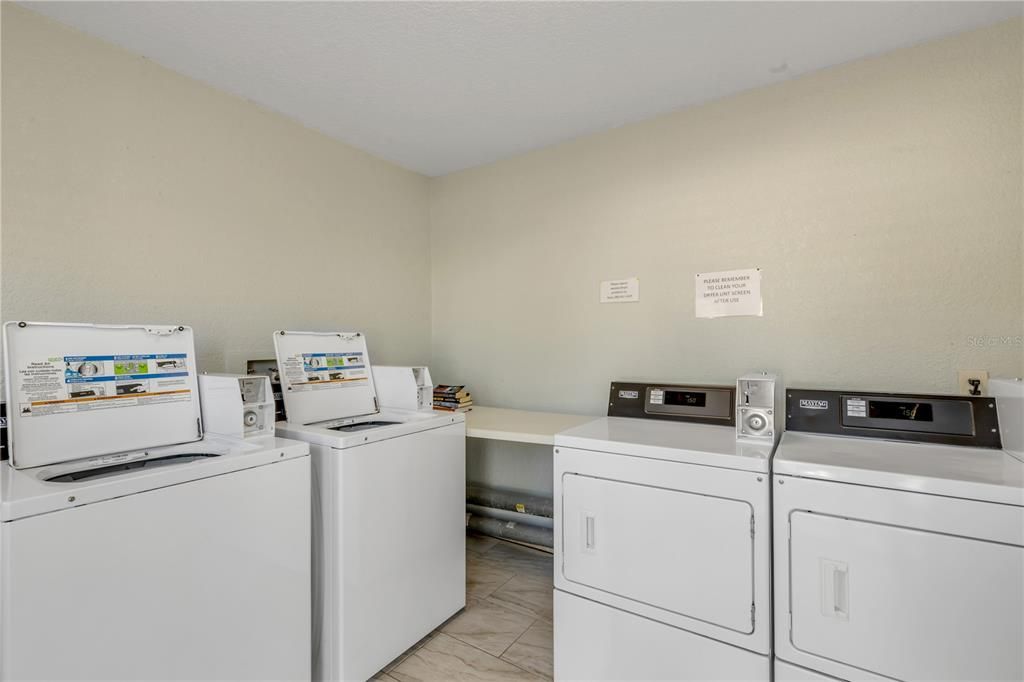 For Sale: $245,000 (1 beds, 1 baths, 600 Square Feet)