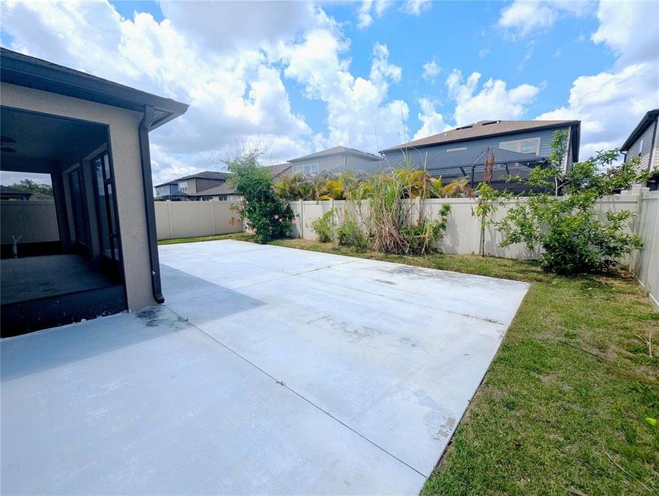Activo con contrato: $3,200 (4 camas, 2 baños, 2164 Pies cuadrados)