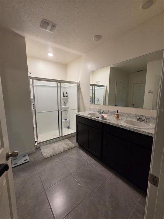 En Venta: $395,000 (4 camas, 2 baños, 1830 Pies cuadrados)