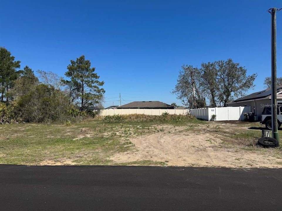 待售: $69,900 (0.19 acres)