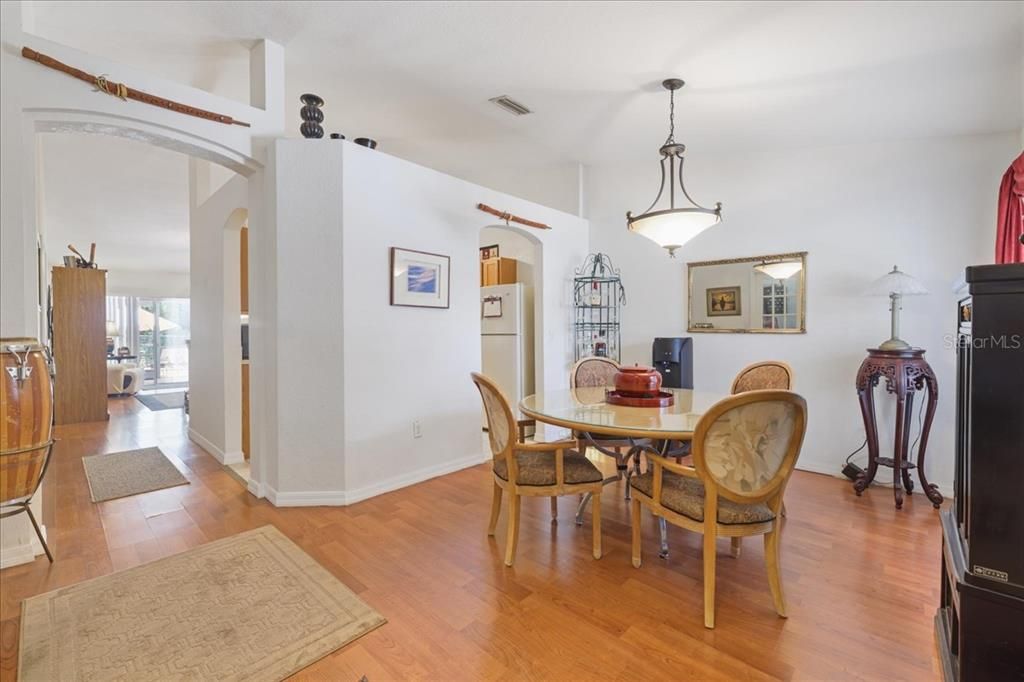 For Sale: $326,000 (3 beds, 2 baths, 1693 Square Feet)