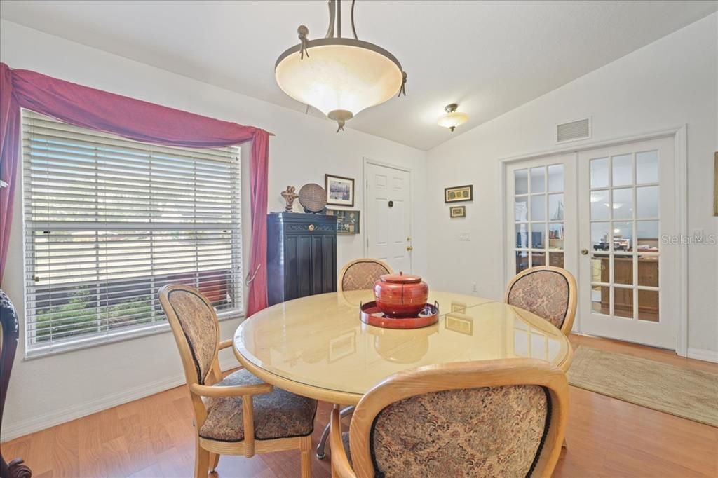 For Sale: $326,000 (3 beds, 2 baths, 1693 Square Feet)