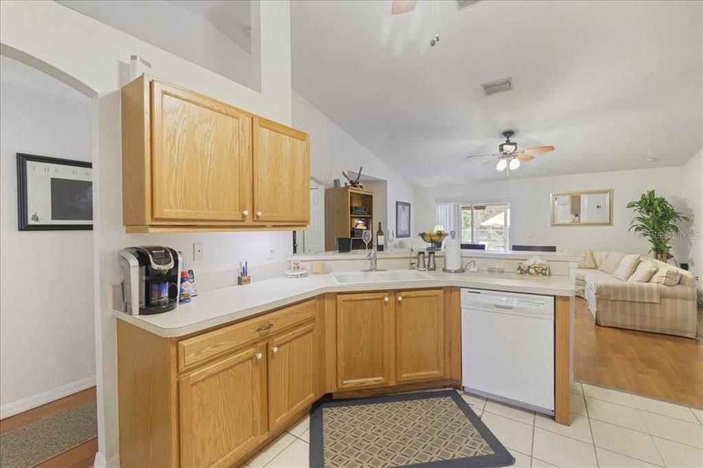 For Sale: $326,000 (3 beds, 2 baths, 1693 Square Feet)