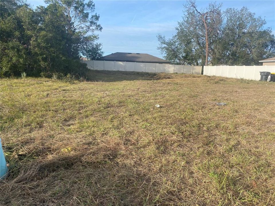 На продажу: $69,900 (0.18 acres)