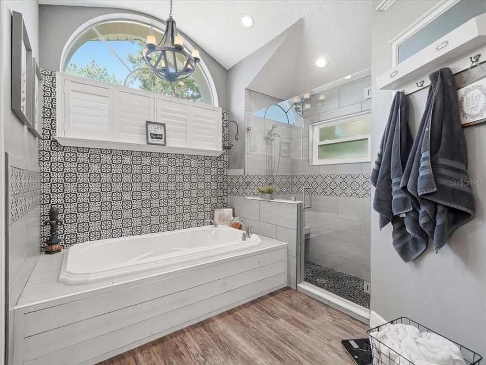 Active With Contract: $550,000 (4 beds, 2 baths, 2349 Square Feet)