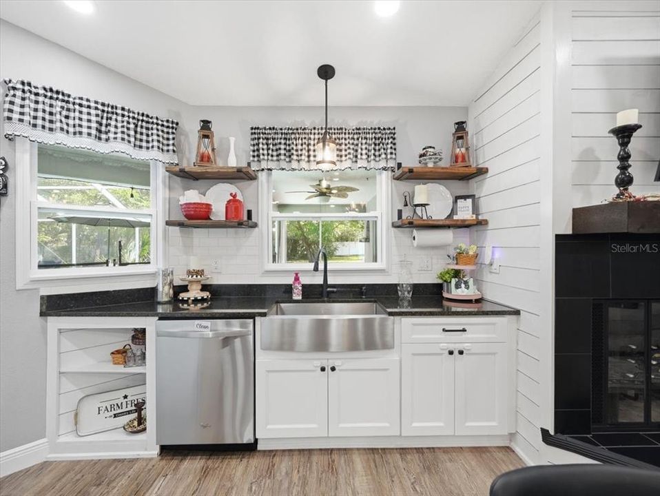 Active With Contract: $550,000 (4 beds, 2 baths, 2349 Square Feet)