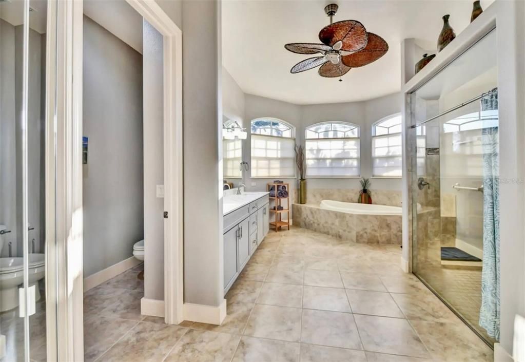 En Venta: $1,549,000 (4 camas, 3 baños, 2566 Pies cuadrados)
