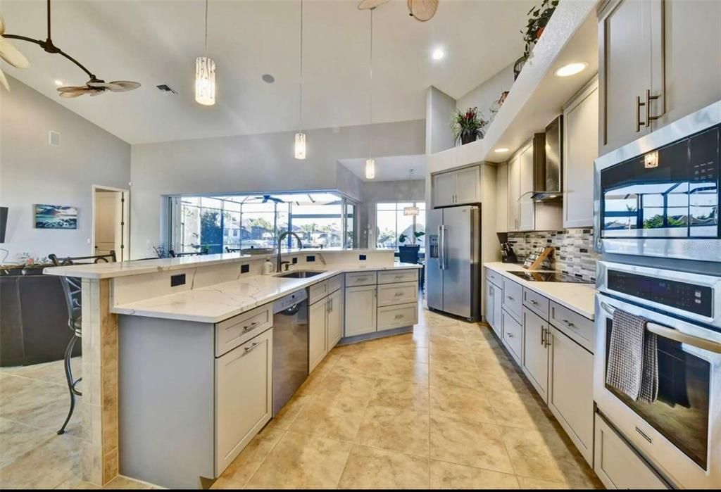 En Venta: $1,549,000 (4 camas, 3 baños, 2566 Pies cuadrados)
