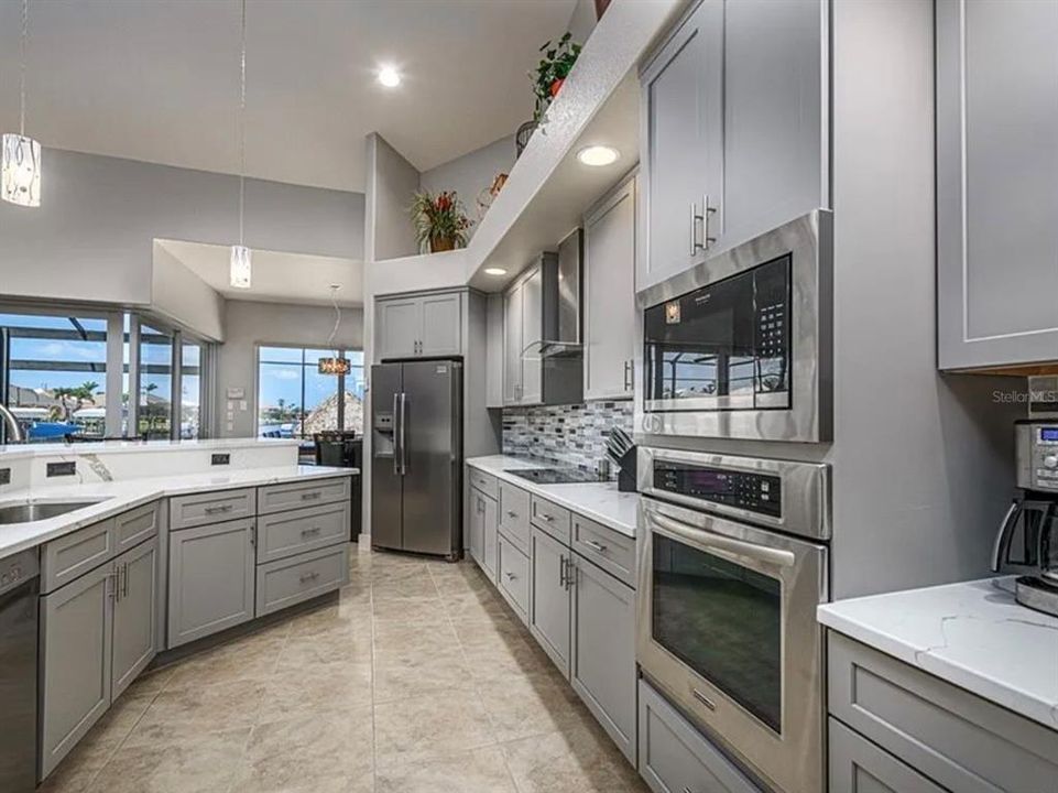 En Venta: $1,549,000 (4 camas, 3 baños, 2566 Pies cuadrados)