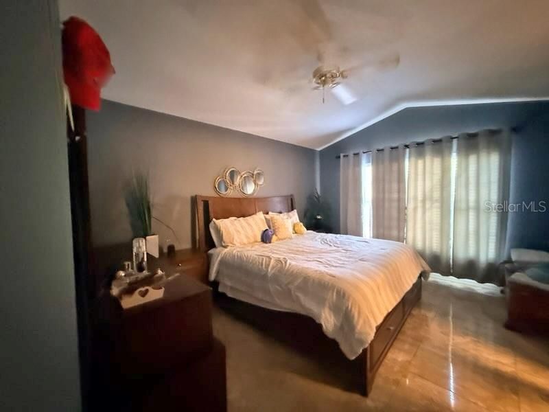 En Venta: $279,900 (2 camas, 2 baños, 1691 Pies cuadrados)