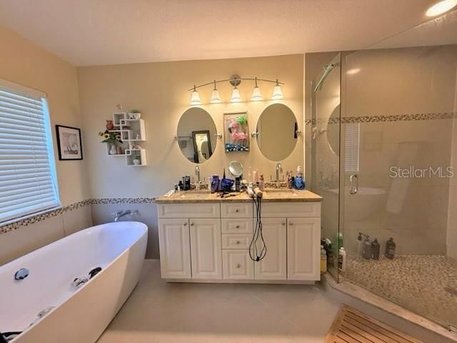 En Venta: $279,900 (2 camas, 2 baños, 1691 Pies cuadrados)