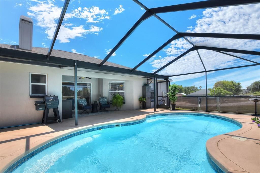 Active With Contract: $395,000 (3 beds, 2 baths, 1859 Square Feet)