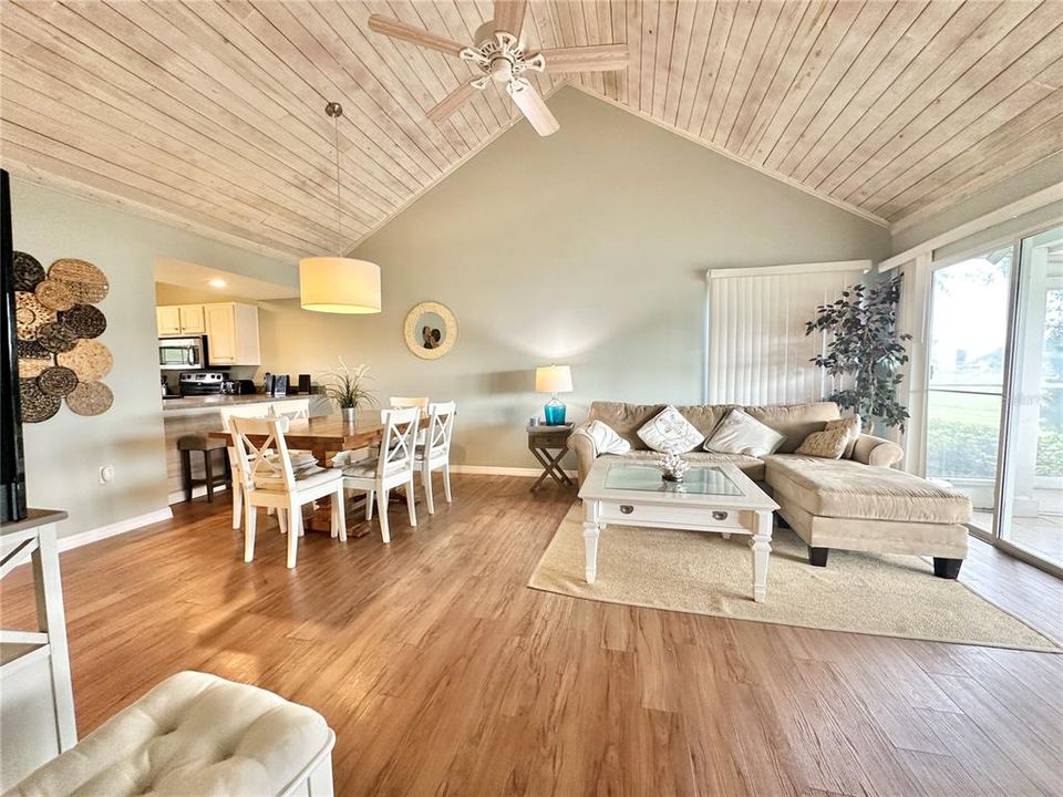 For Rent: $1,650 (2 beds, 2 baths, 980 Square Feet)