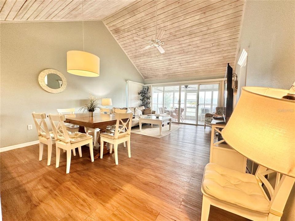 For Rent: $1,650 (2 beds, 2 baths, 980 Square Feet)