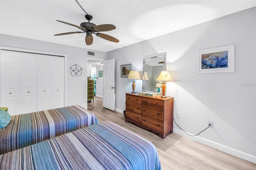 For Sale: $339,000 (3 beds, 2 baths, 1600 Square Feet)