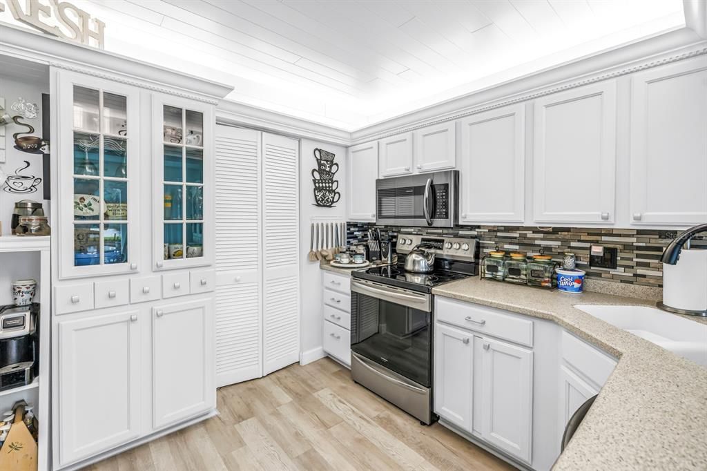 For Sale: $339,000 (3 beds, 2 baths, 1600 Square Feet)