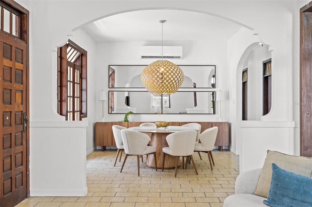 En Venta: $1,450,000 (6 camas, 4 baños, 4440 Pies cuadrados)