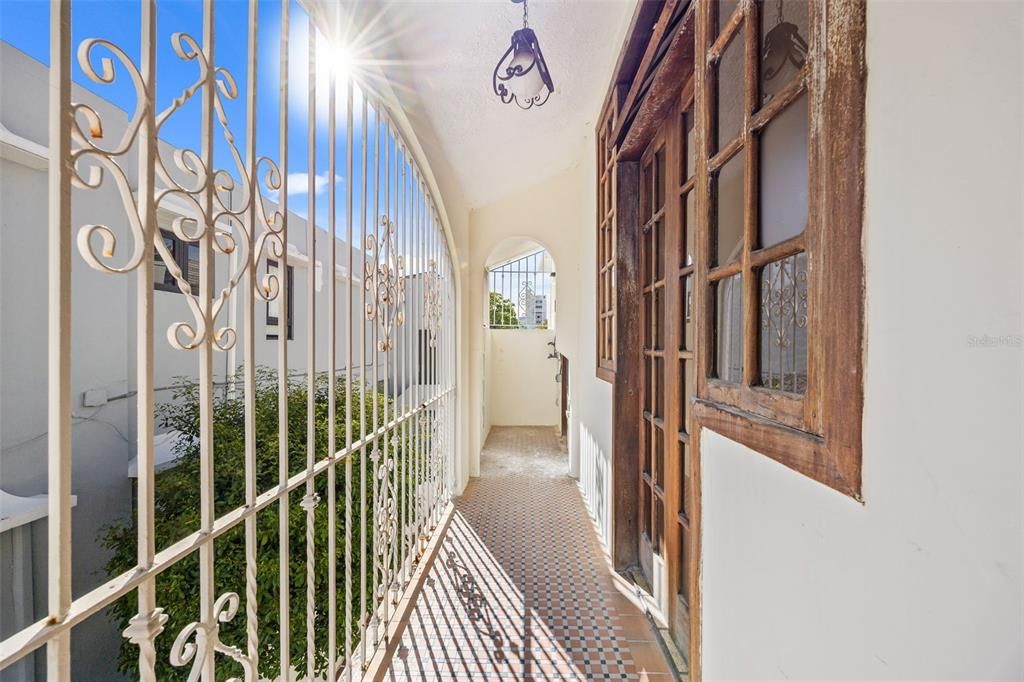 En Venta: $1,450,000 (6 camas, 4 baños, 4440 Pies cuadrados)