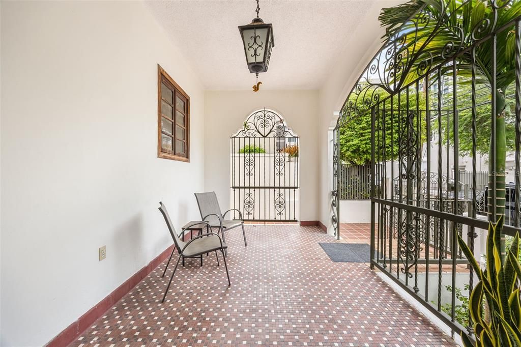 En Venta: $1,450,000 (6 camas, 4 baños, 4440 Pies cuadrados)