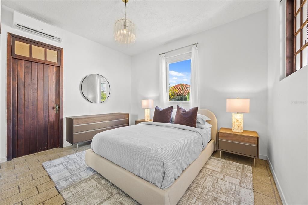En Venta: $1,450,000 (6 camas, 4 baños, 4440 Pies cuadrados)