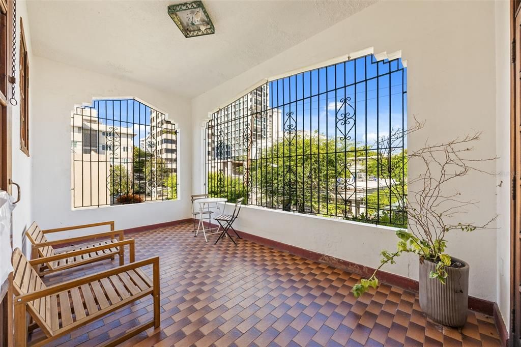 En Venta: $1,450,000 (6 camas, 4 baños, 4440 Pies cuadrados)