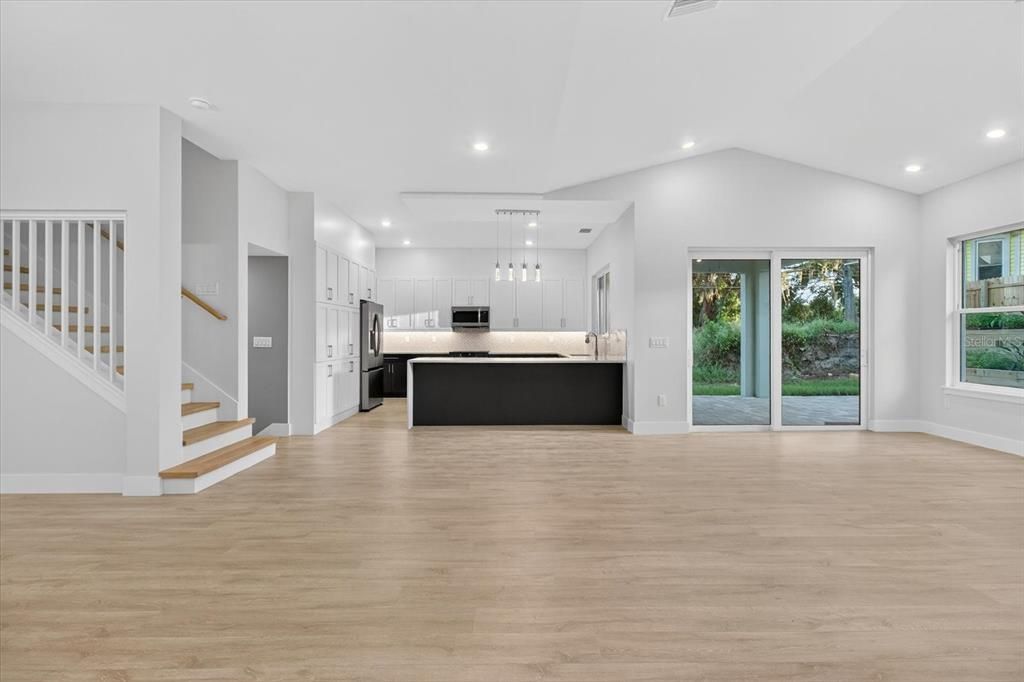En Renta: $3,995 (4 camas, 2 baños, 2925 Pies cuadrados)