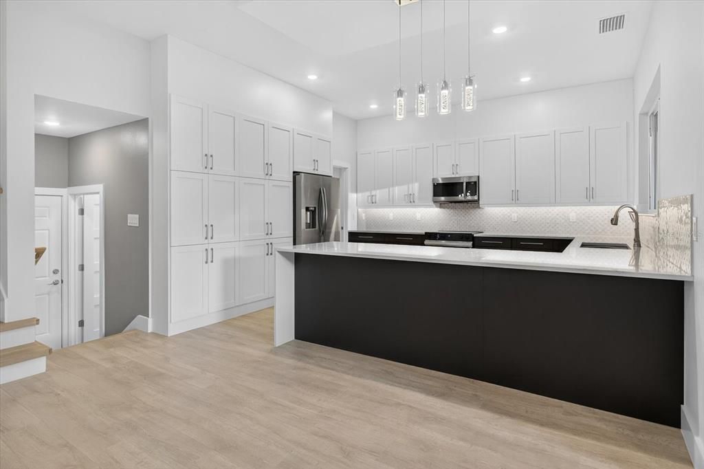 En Renta: $3,995 (4 camas, 2 baños, 2925 Pies cuadrados)