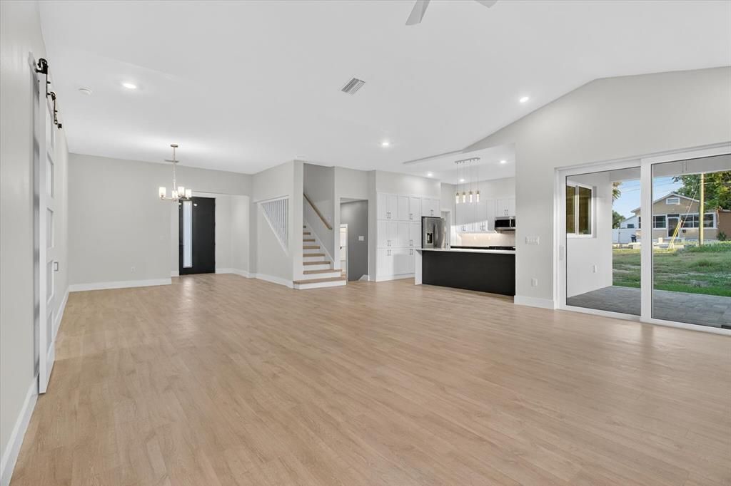 En Renta: $3,995 (4 camas, 2 baños, 2925 Pies cuadrados)