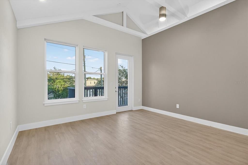 En Renta: $3,995 (4 camas, 2 baños, 2925 Pies cuadrados)